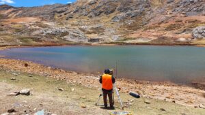 SERVICIO DE TOPOGRAFÍA CON ESTACIÓN TOTAL EN ANCASH PARA LA EMPRESA LINCUNA